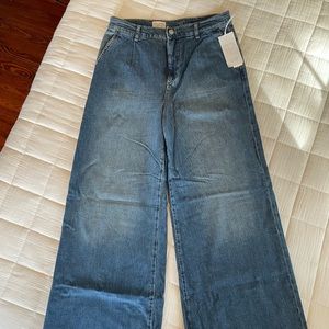 NWT Pilcro (Anthropologie) wide leg jeans, size 28